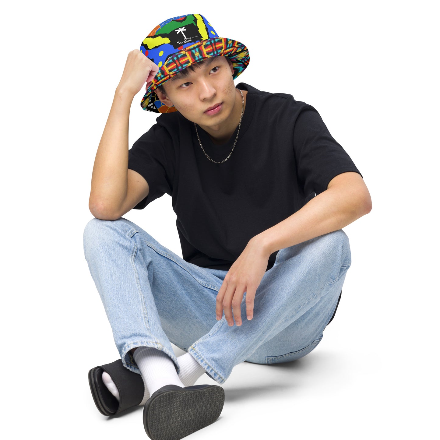 Tendezart abstract Reversible bucket hat